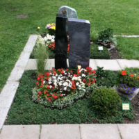 Grabstelle für 2 Urnen Grabgestaltung